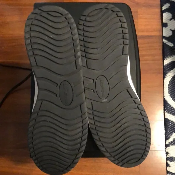 Men's Gray Sneakers - Picture 5 of 5